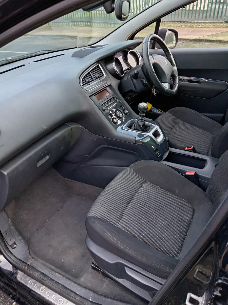 Peugeot 5008 2010 - Image 3
