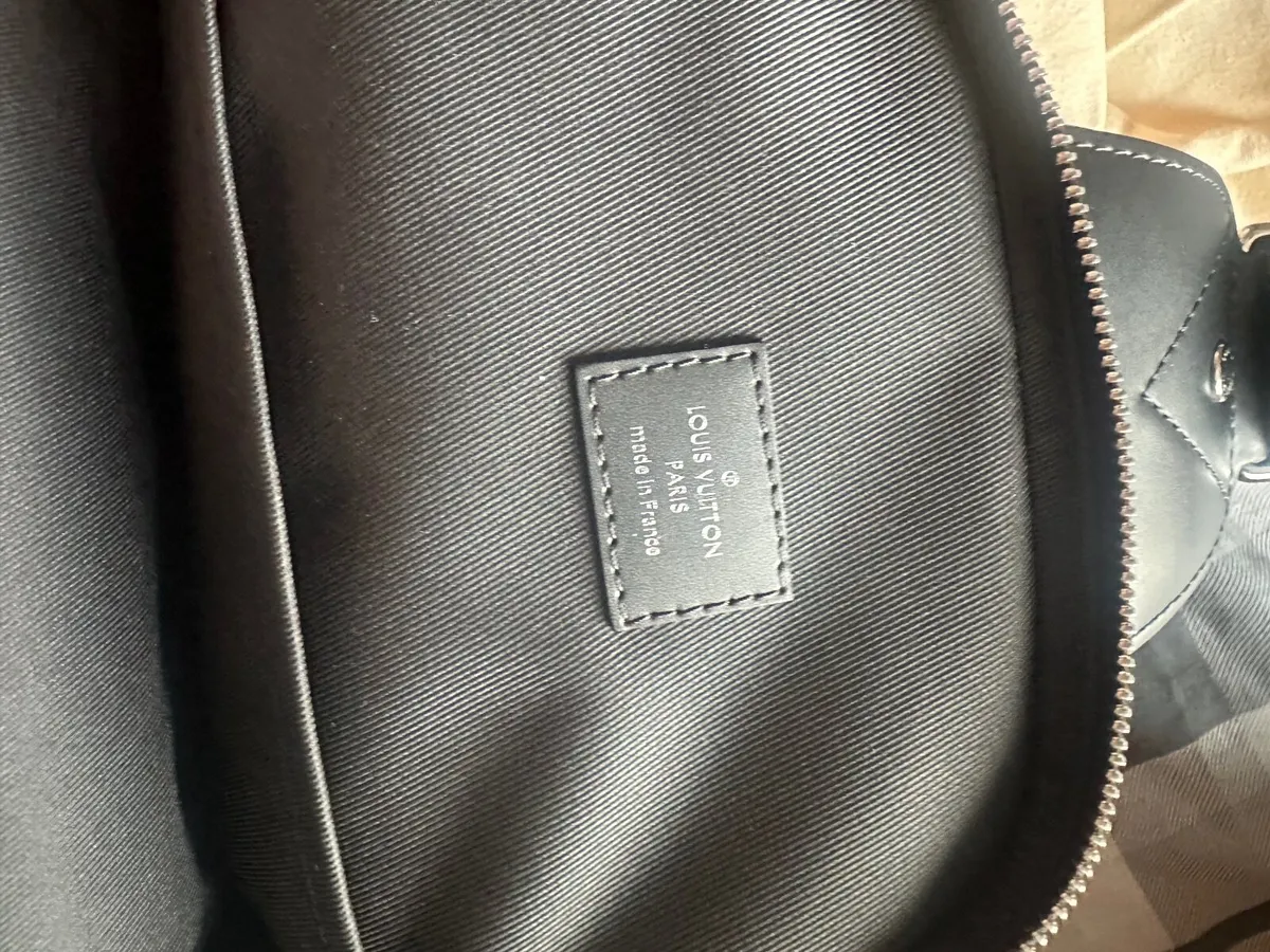 Louis Vuitton Avenue sling bag - Image 4