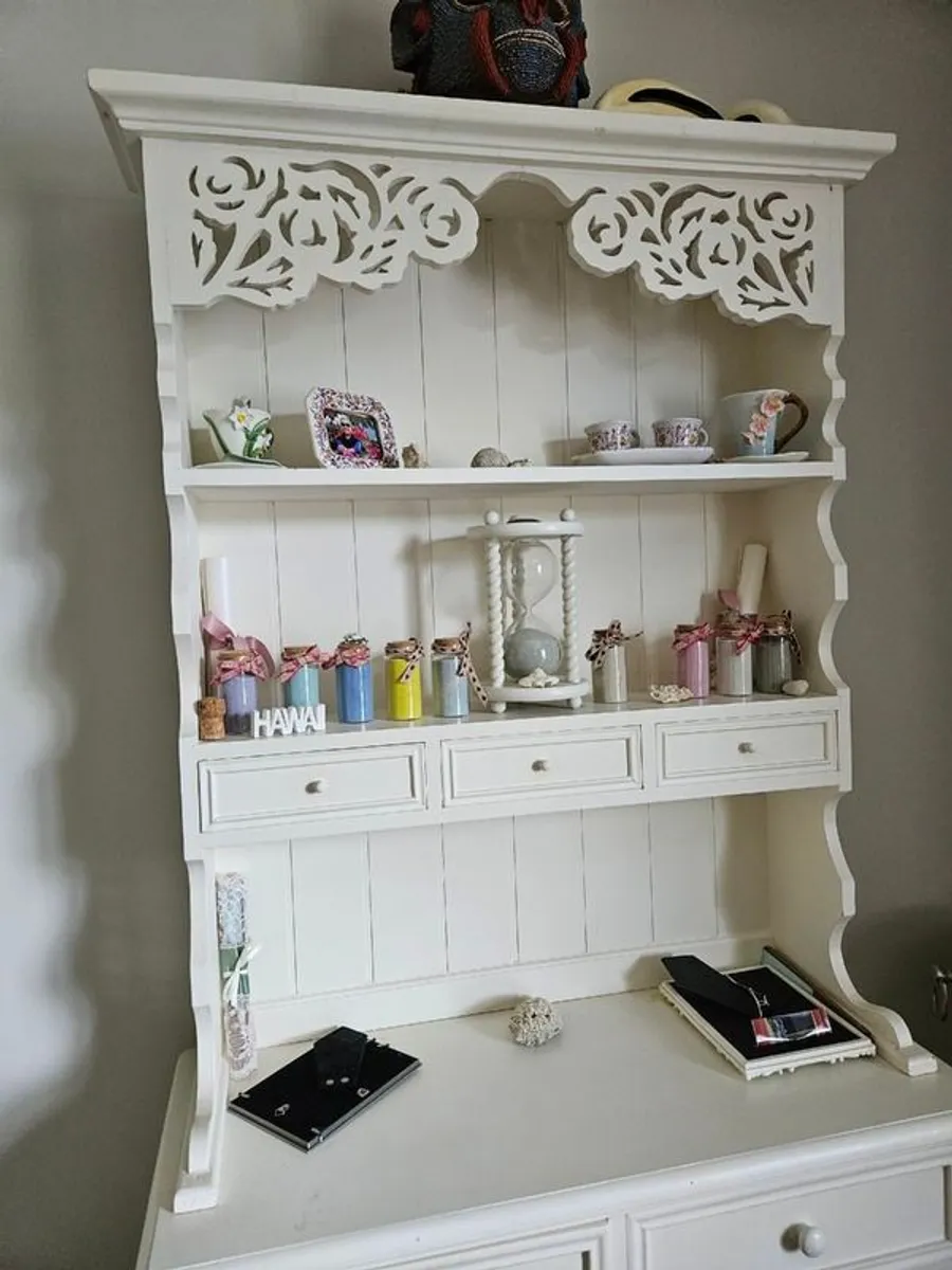 French Shabby Chic Dresser - Image 2