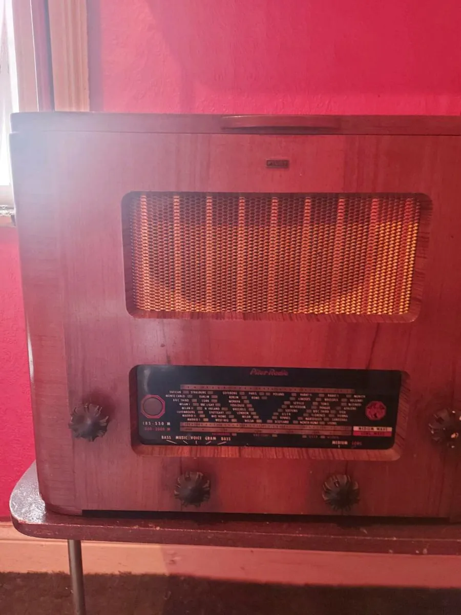 Pilot Radio/Gramophone - Image 1