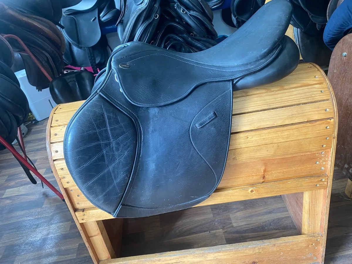 Shires adjustable Leather saddle 18-18.5” - Image 4