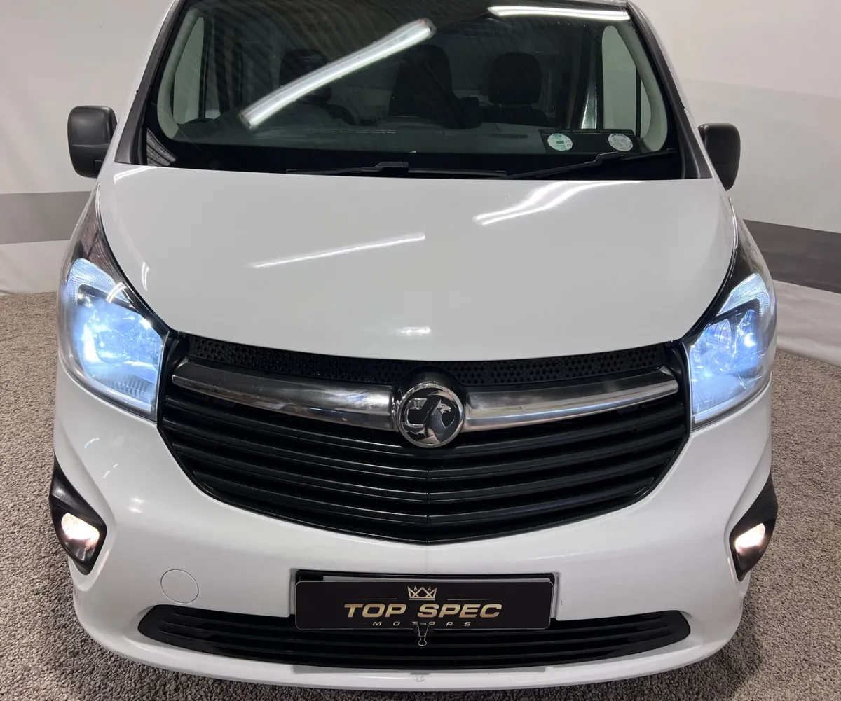 2018 (182) Vauxhall Vivaro Sportive 2900 - Image 3