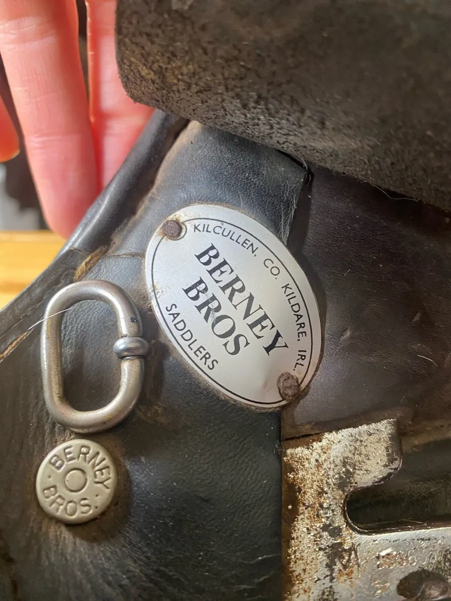 Berney brothers 16.5 pony Leather saddle - Image 2
