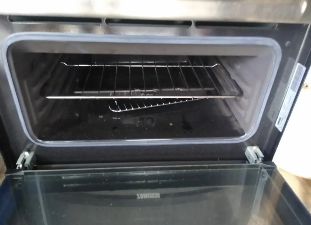 Oven - Image 4