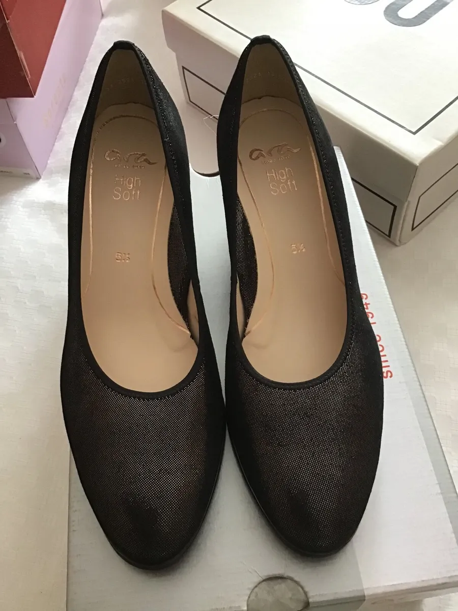 Ladies shoes - Image 2