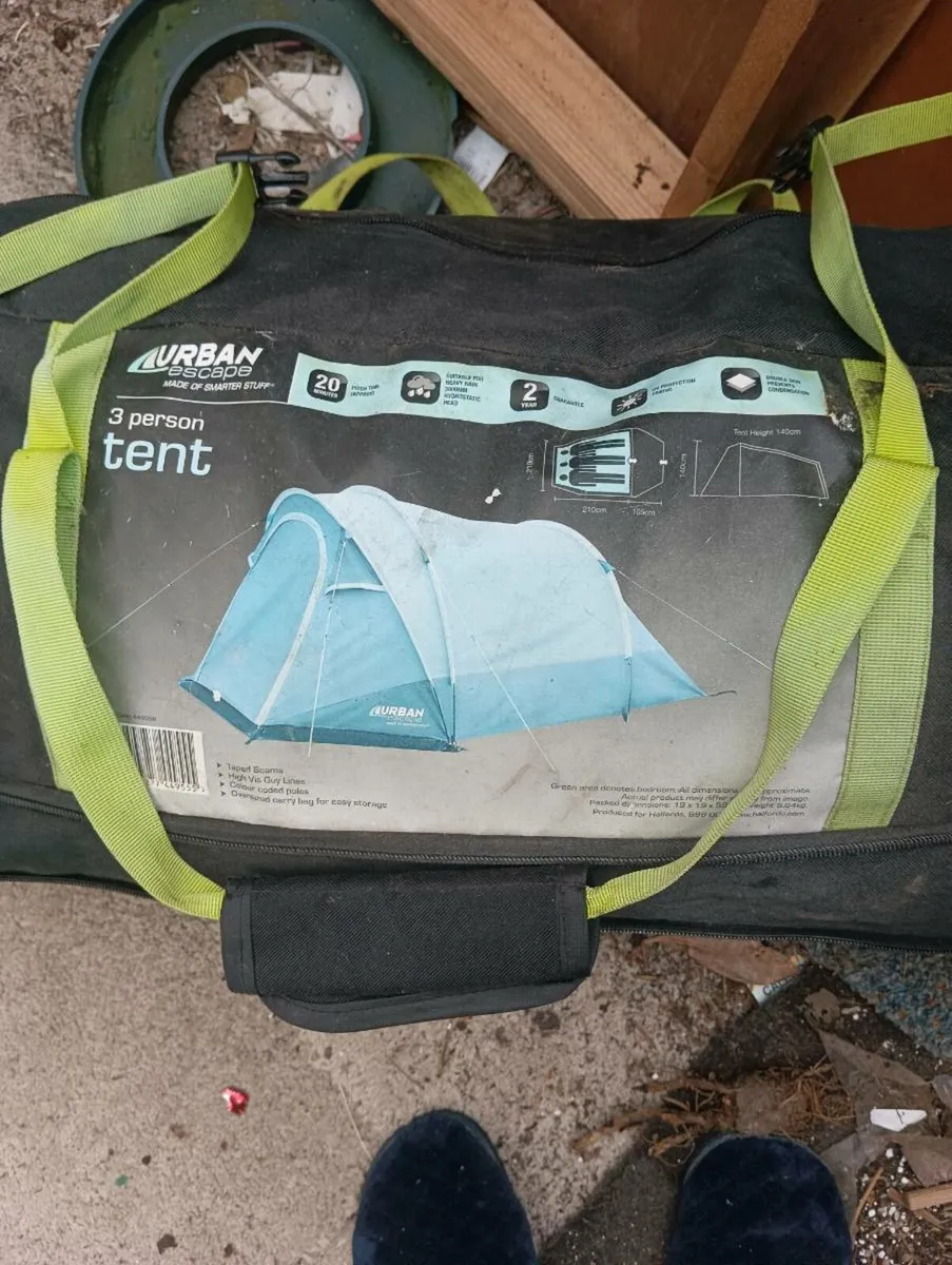 3 man tent like new ,last year, perfect condition - Image 1
