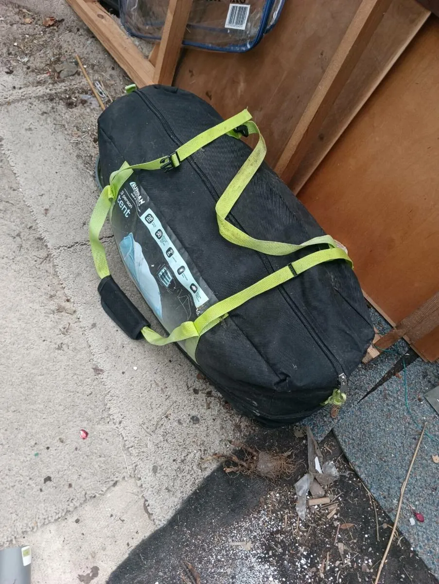 3 man tent like new ,last year, perfect condition - Image 3