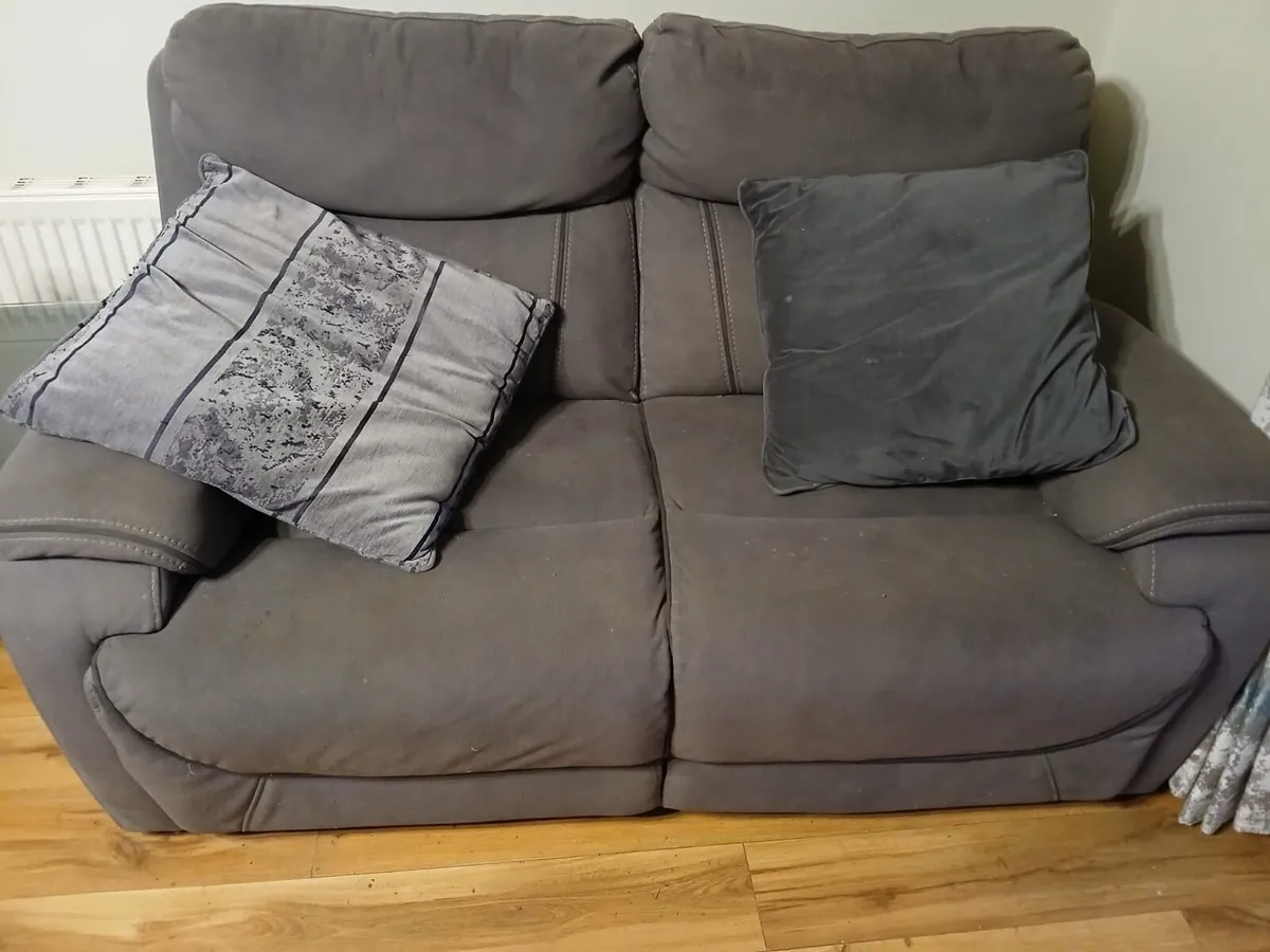 Single & Double Recliner armchairs - Image 2