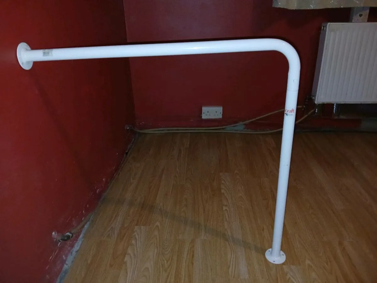 Hand rail - Image 1