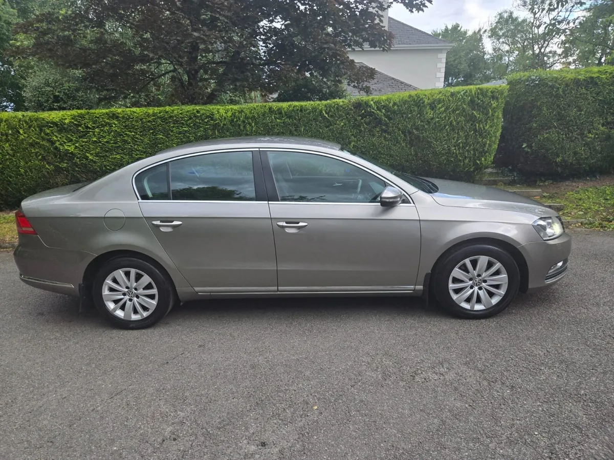 *2013 VOLKSWAGEN PASSAT IMMACULATE* - Image 2