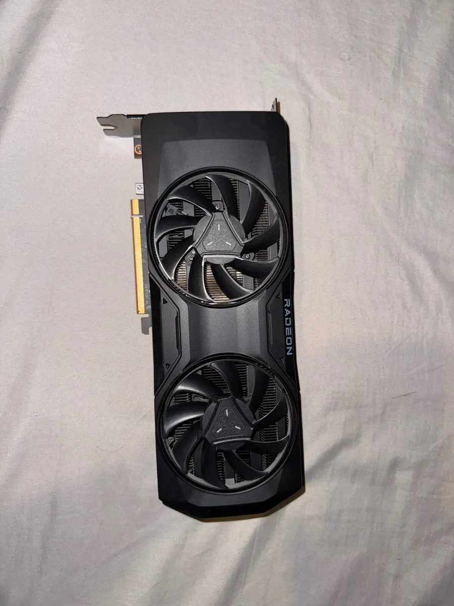 Sapphire Nitro+ Radeon Rx 7800 XT Graphics Card - Image 1