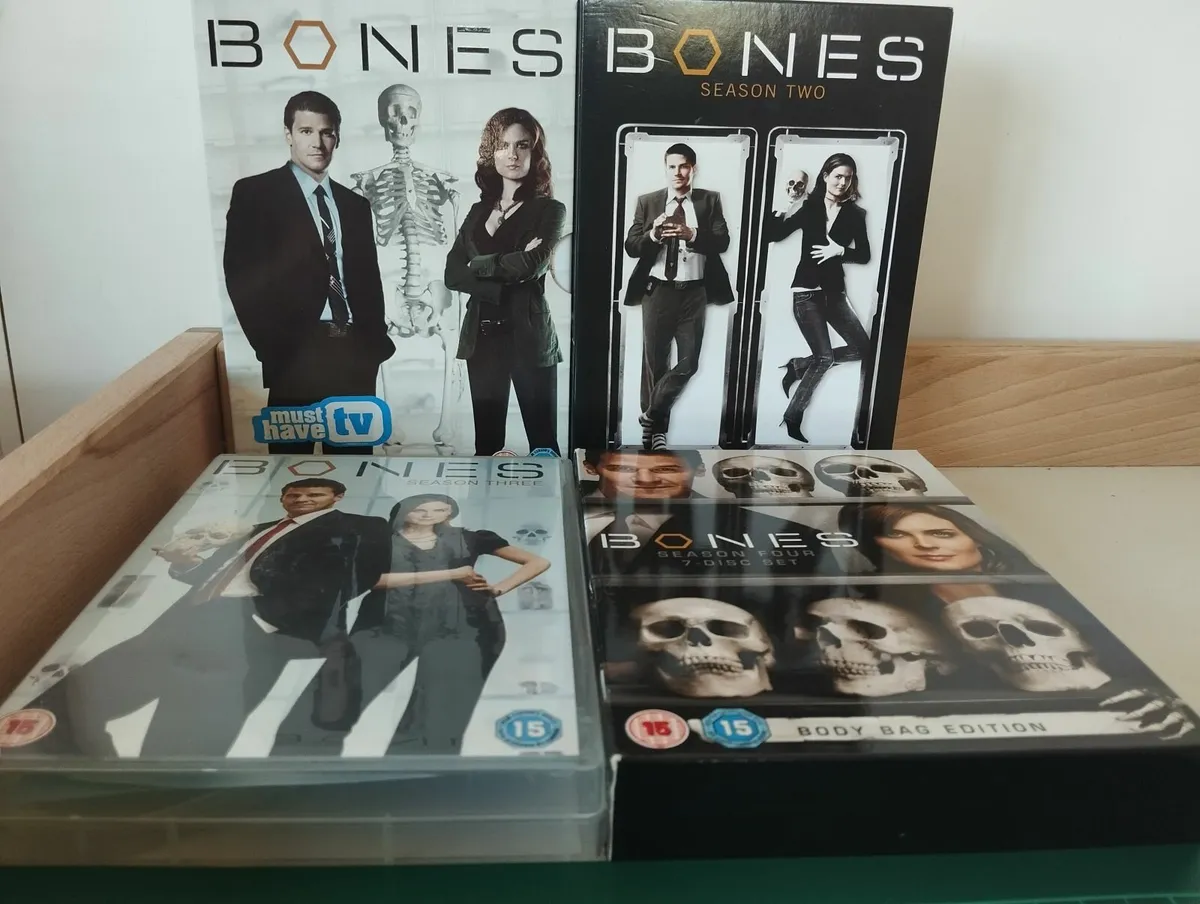 Complete DVD Set of Bones - Image 4