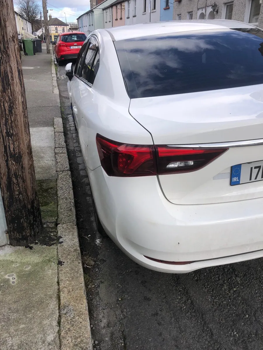 Car - Image 4