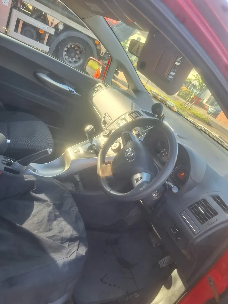 AUTOMATIC TOYOTA AURIS €4250 - Image 2
