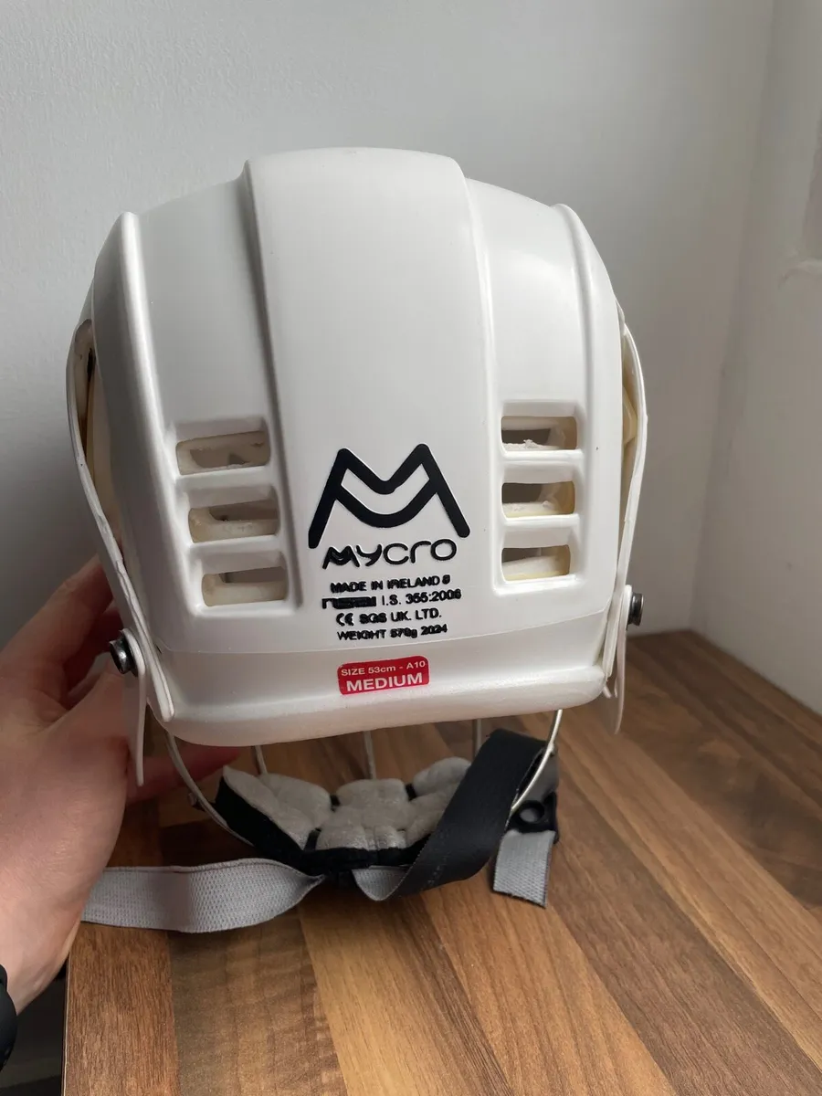 White mycro hurling helmet - Image 3