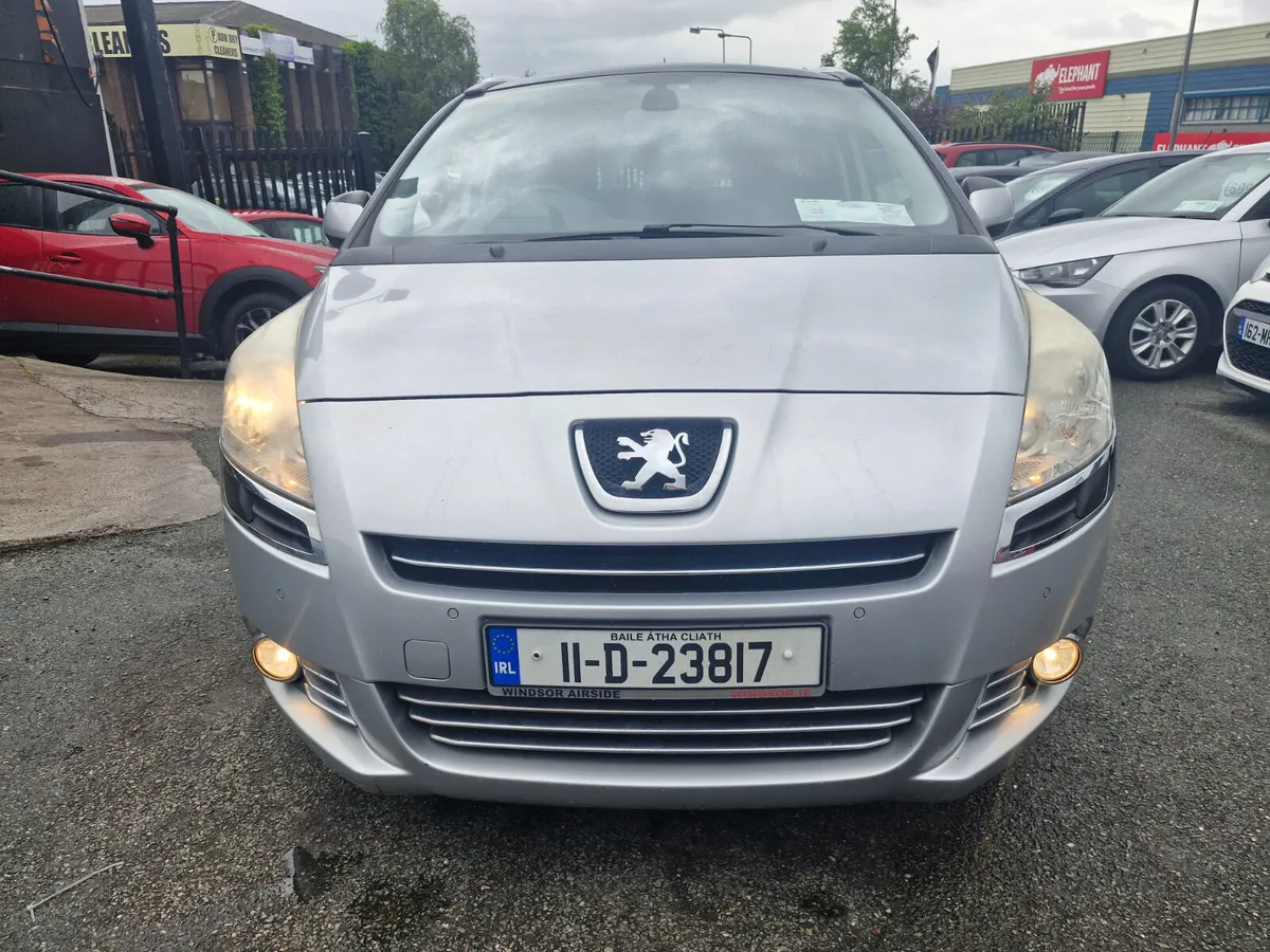 Peugeot 5008 2011 - Image 2