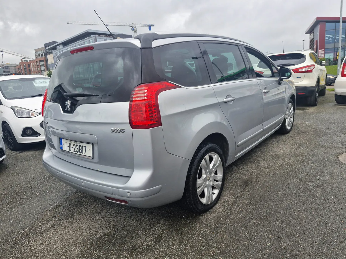 Peugeot 5008 2011 - Image 4
