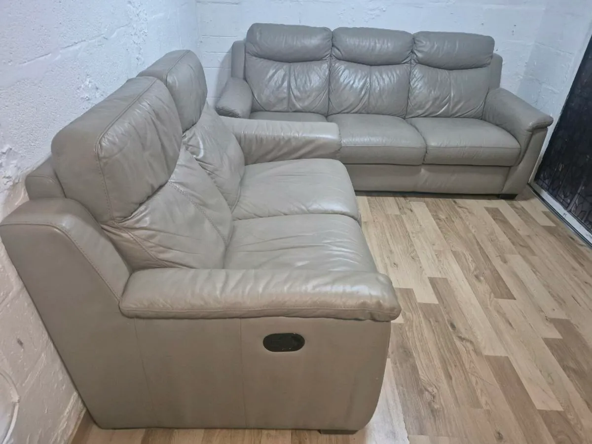 3&2 for sale - Image 2