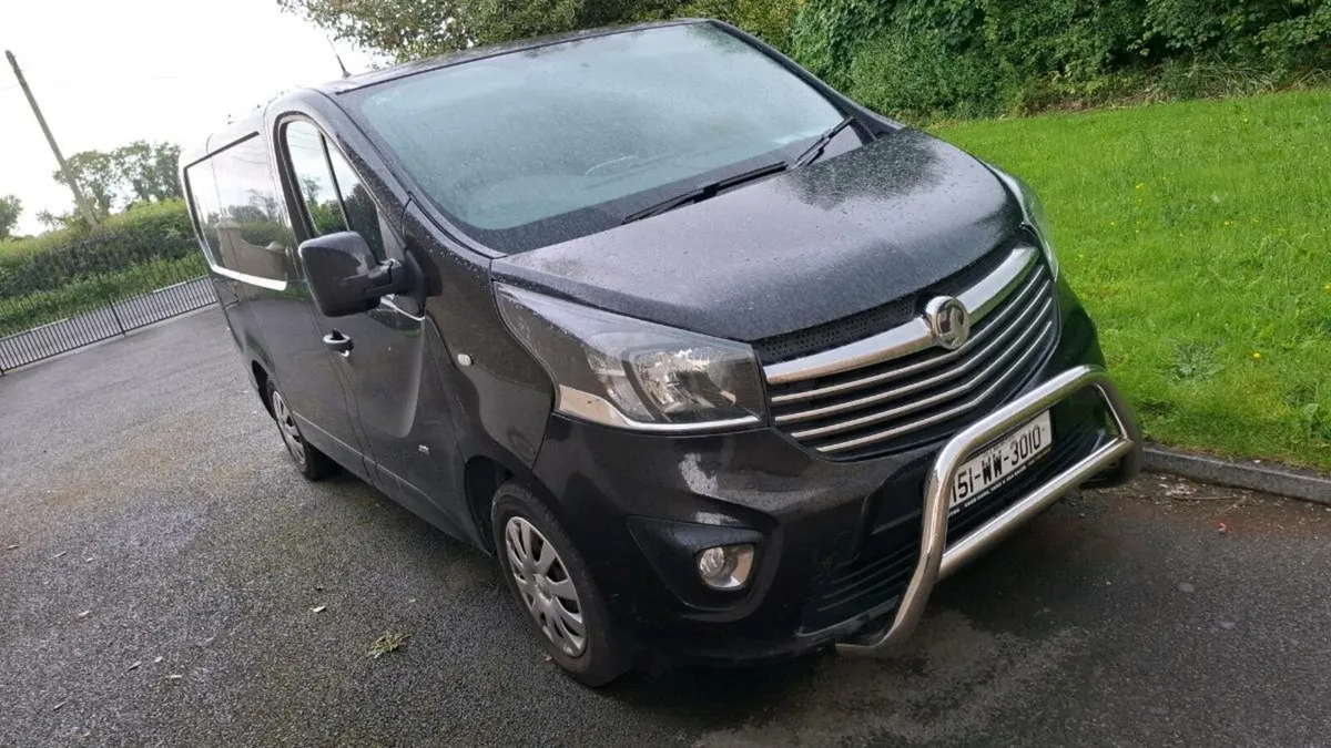 VAUXHALL VIVARO 2015 MINT CONDITION - Image 1
