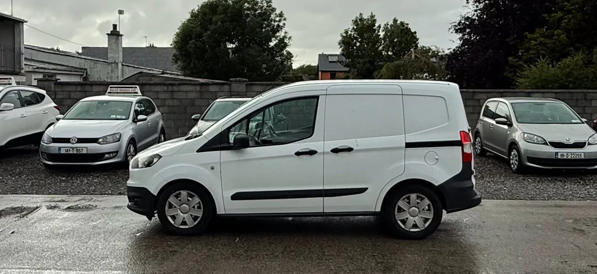 Ford Transit Courier New Doe - Image 3
