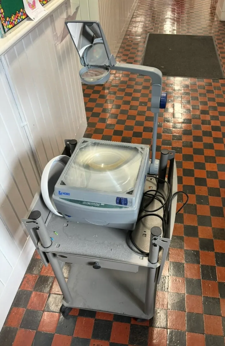 Overhead Projector - Image 1