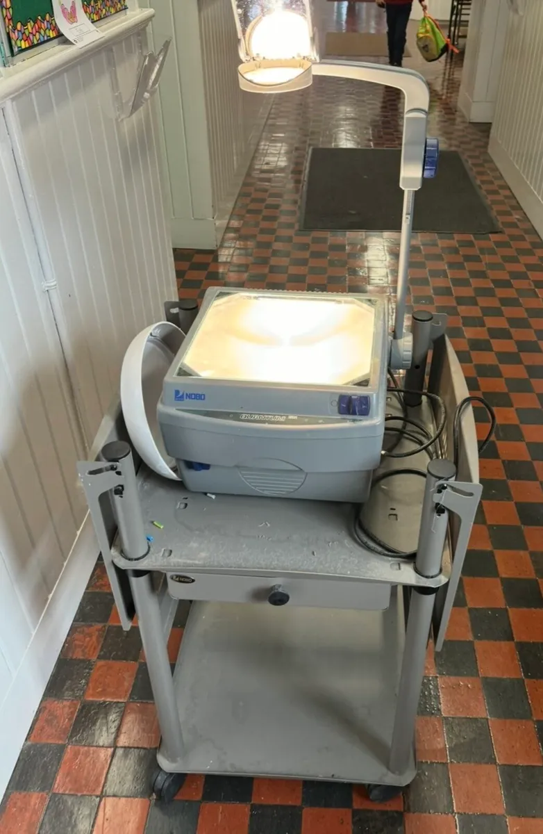 Overhead Projector - Image 2