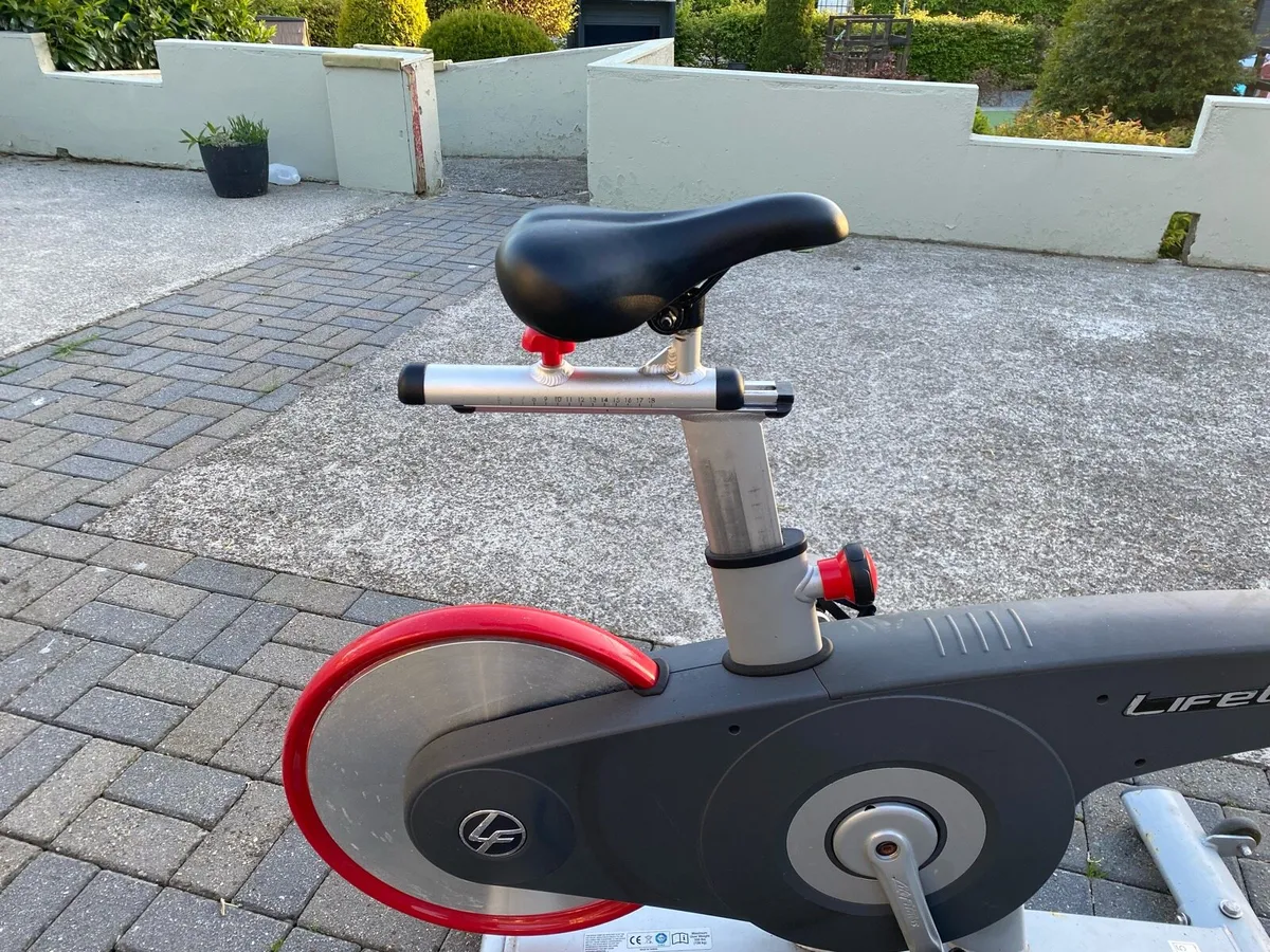 Exercise bike - Image 2