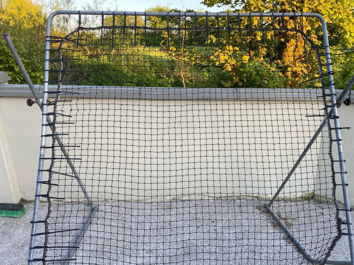 Net ball bounce football/hurley
