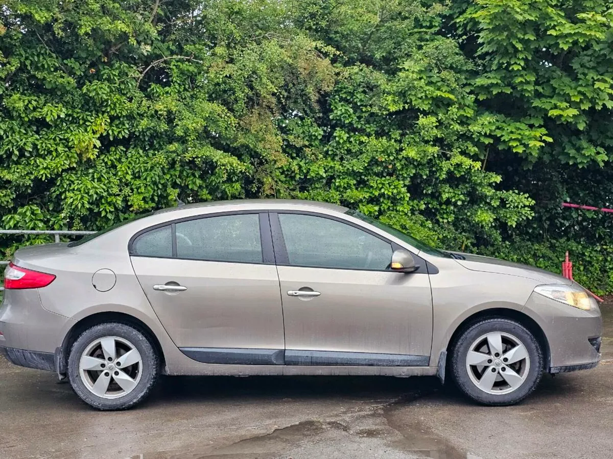 Renault fluence 1.5L diesel nct&tax €2222 - Image 2