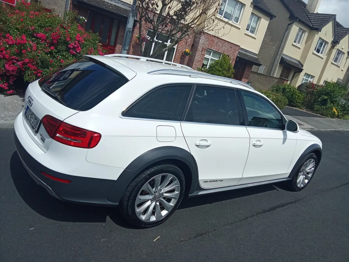 Audi A4 2015 avant allroad quattro - Image 2