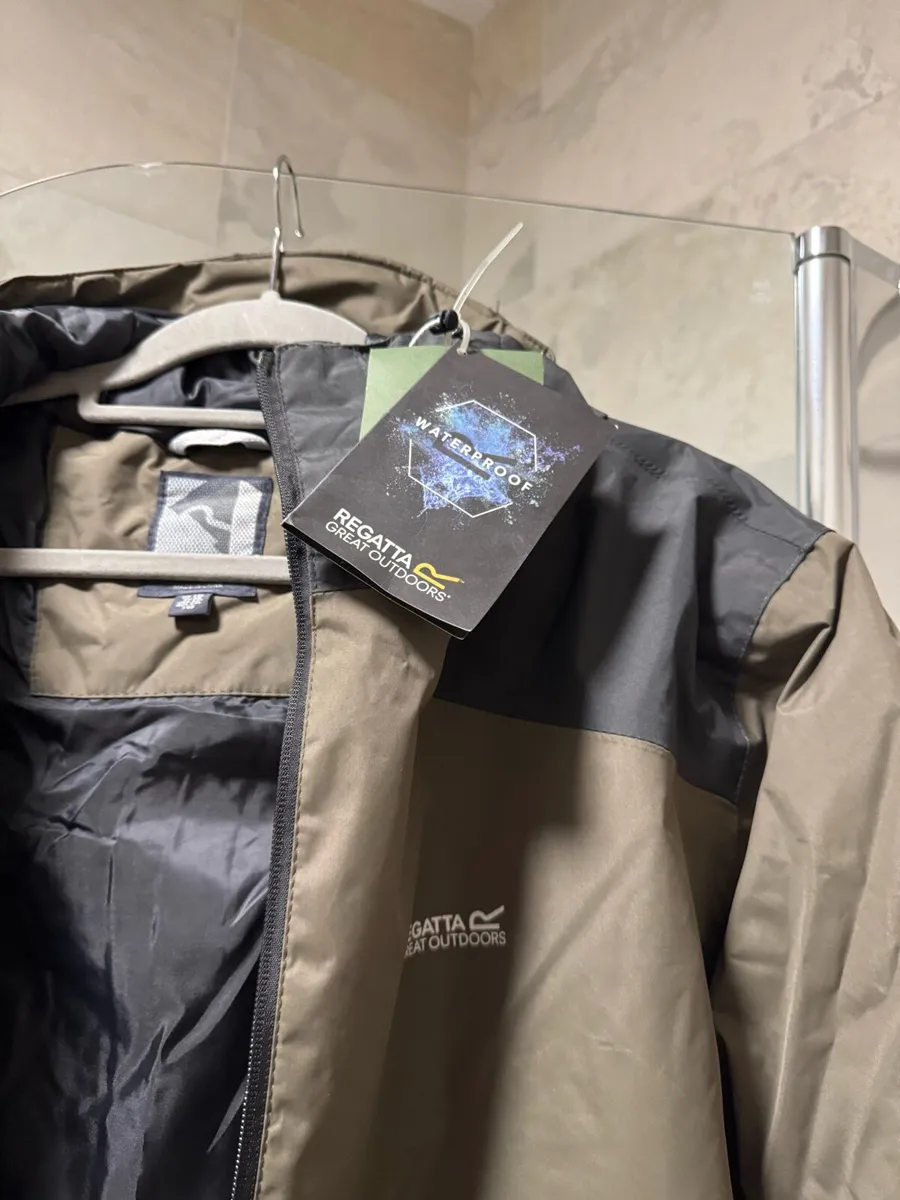 Regatta Rain Coat - Image 3