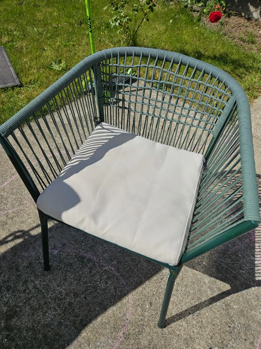 Outdoor furniture - Image 3
