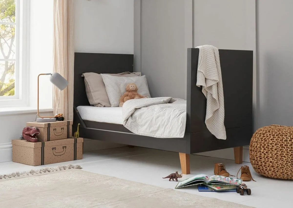 Nursery cot and dresser - Image 2
