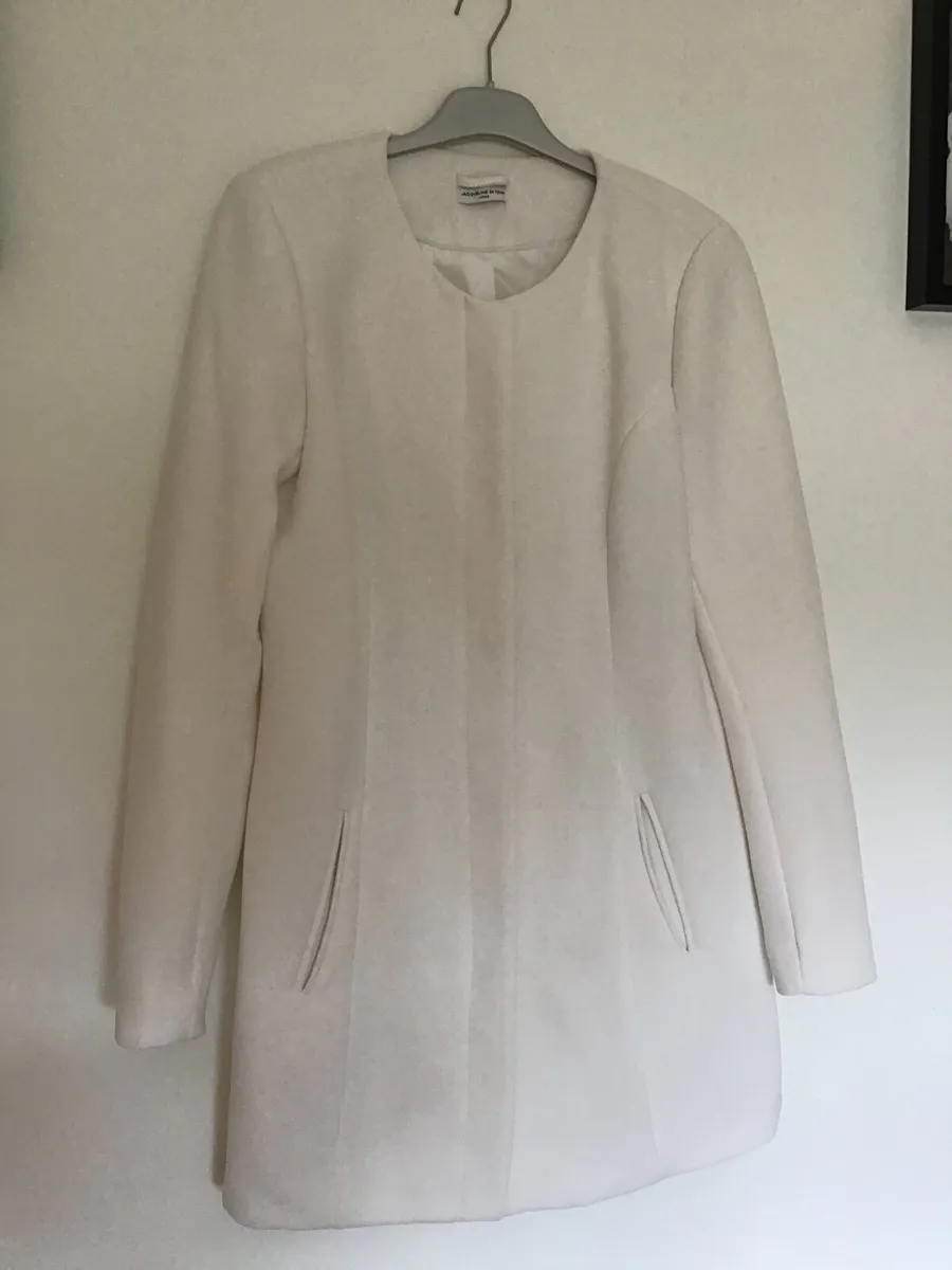 White summer coat - Image 1