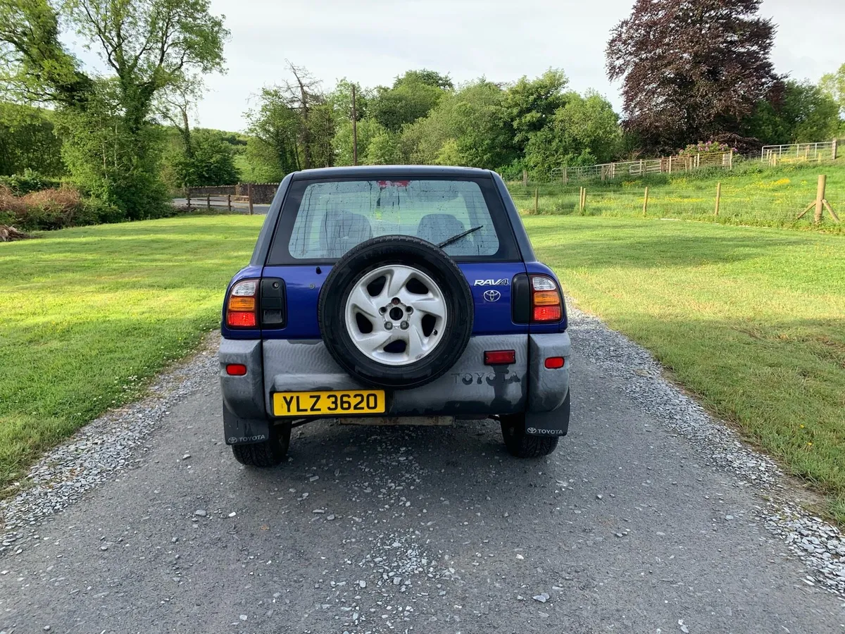 Toyota rav 4 - Image 3
