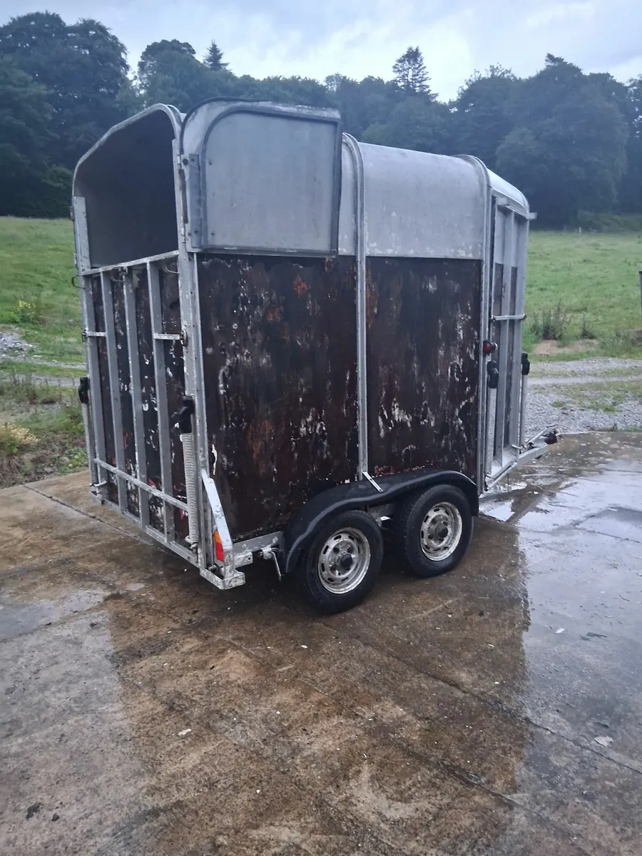 4 Trailer - Image 1