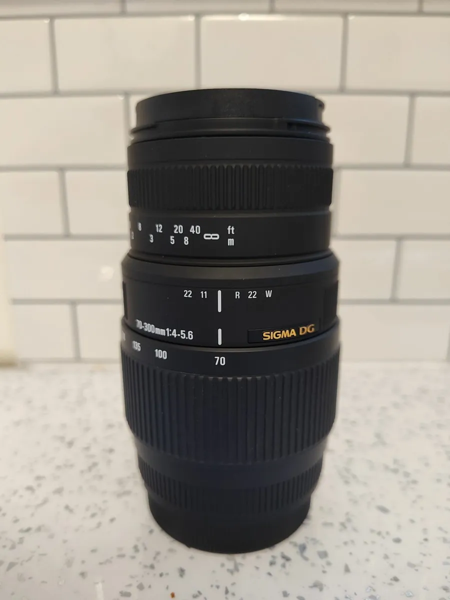 New Sigma 70-300mm f/4-5.6 DG Lens for Canon Bodys - Image 1