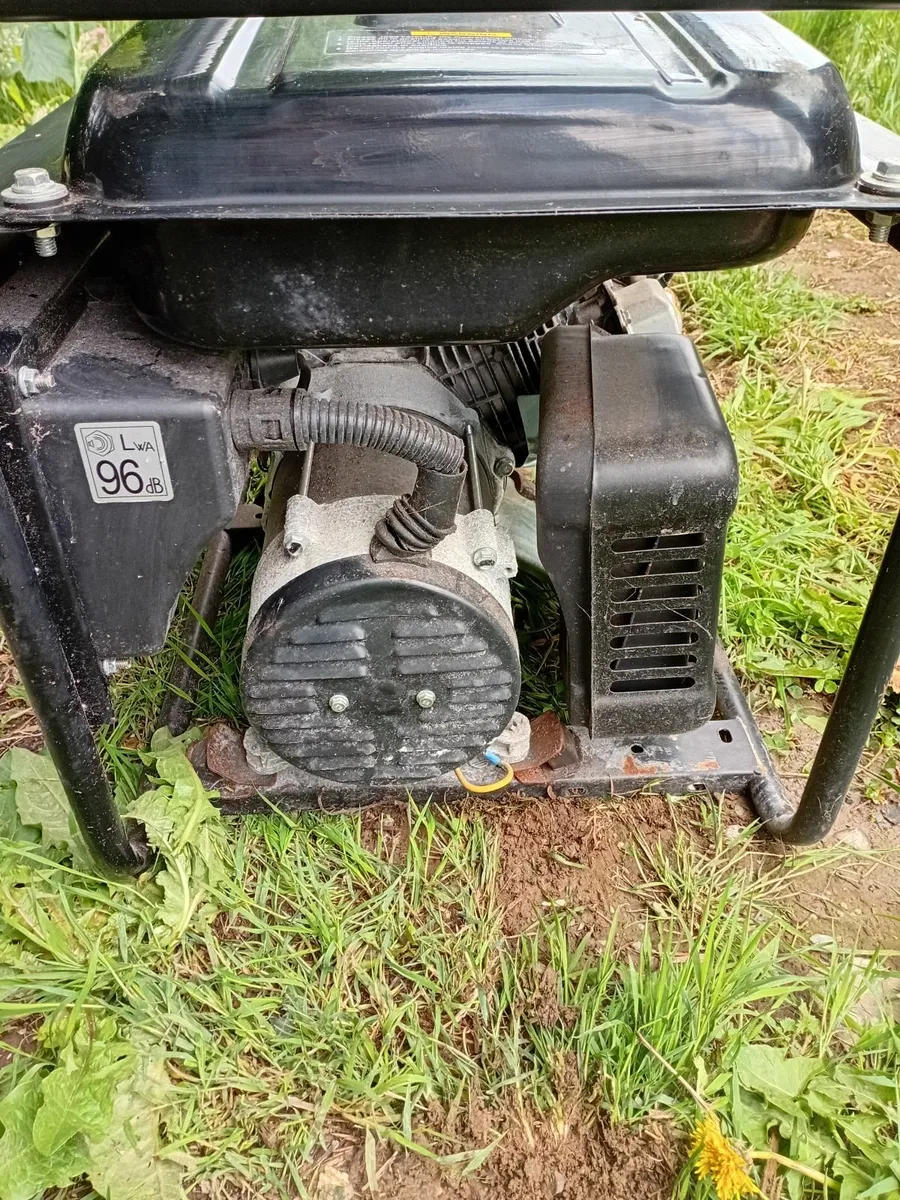 Petrol generator - Image 4