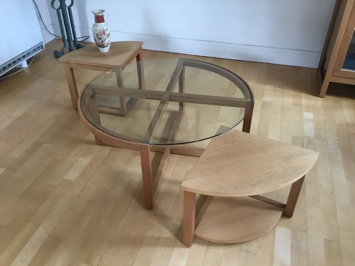 Glass topped coffee table with 2 insert tables - Image 4