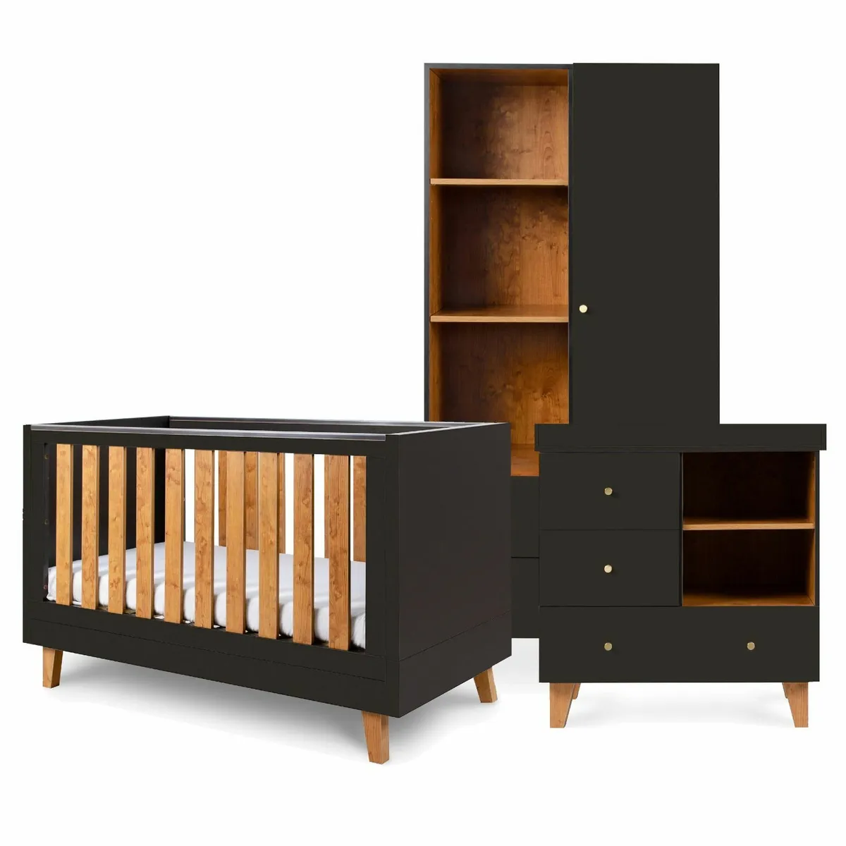 Nursery cot and dresser - Image 4