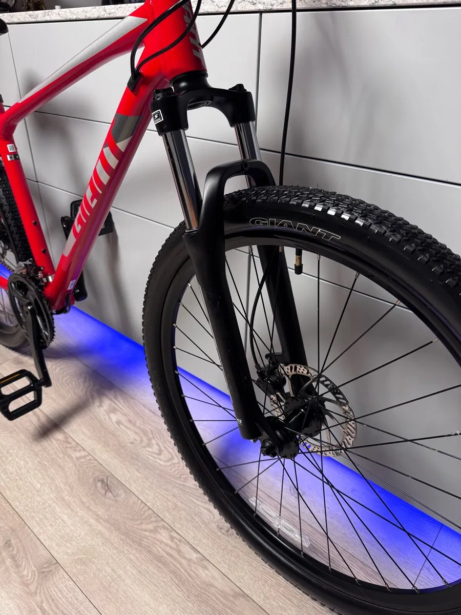 Giant ATX Mountain Bike - Image 4