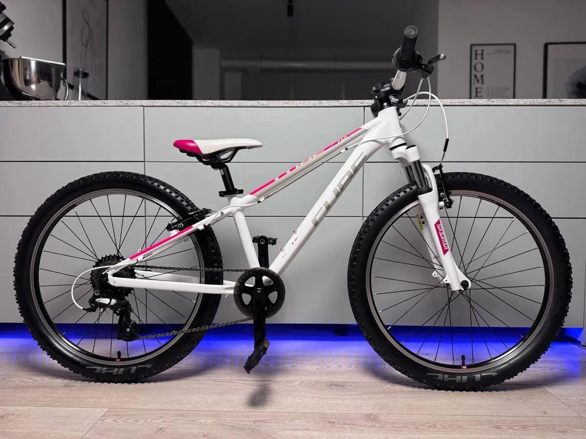CUBE Junior Bike 24 inch - Image 1