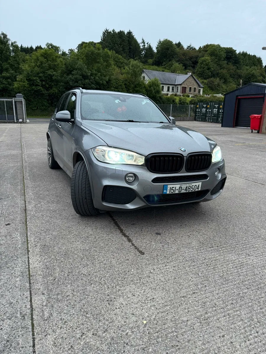 Bmw x5 2015 f15 crewcab - Image 1