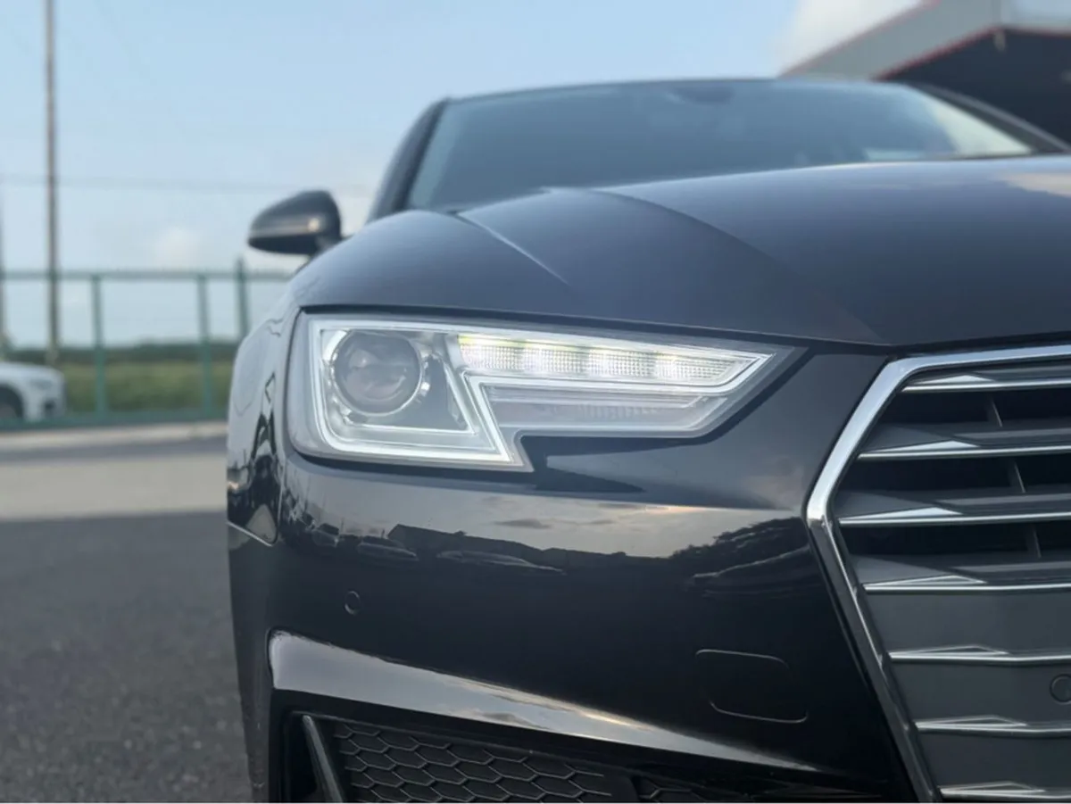 Audi A4 Sport 35 TDI S-A - Image 2