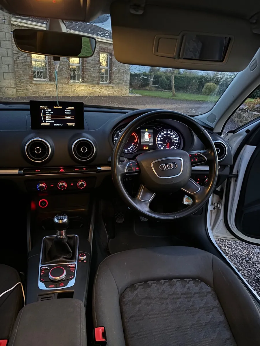 Audi A3 2016 - Image 2