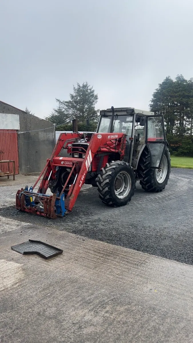 Chillton loader off 390 Massey - Image 1