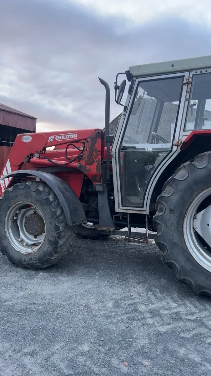 Chillton loader off 390 Massey - Image 2