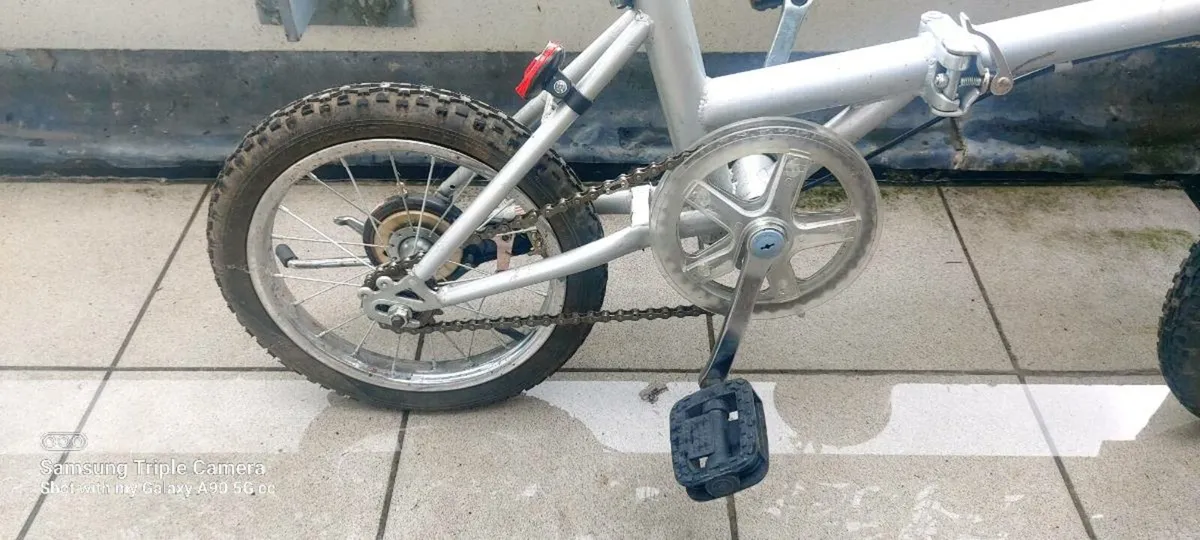 Folding bike 12in wheels - Image 4