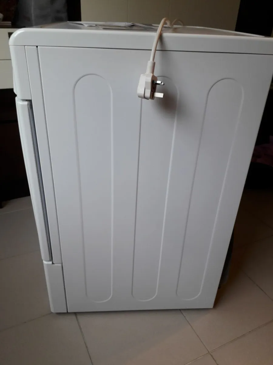 Indesit Tumble Dryer €190 - Image 3