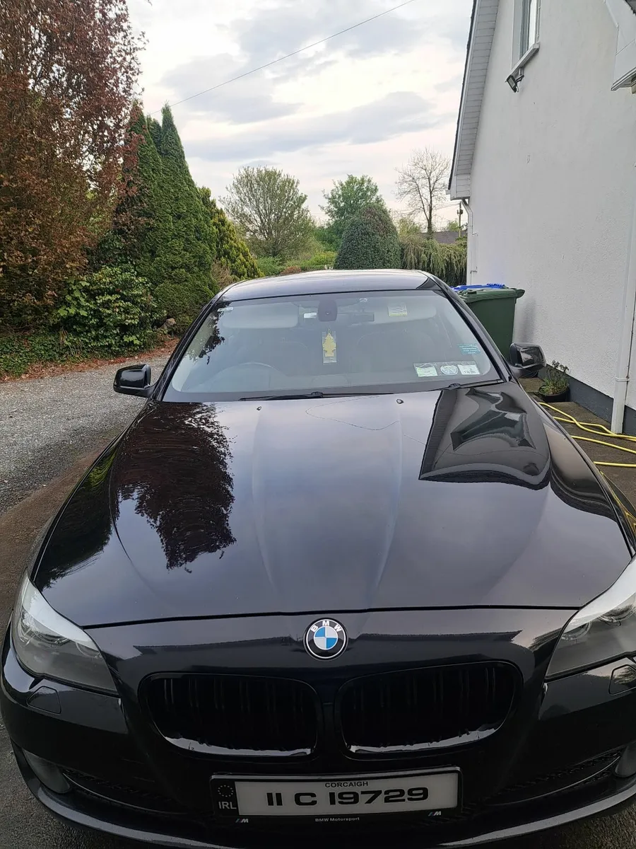 BMW 5-Series 2011 - Image 4
